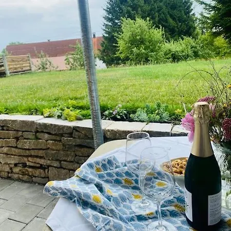 Helle Ferienwohnung Zum Relaxen *